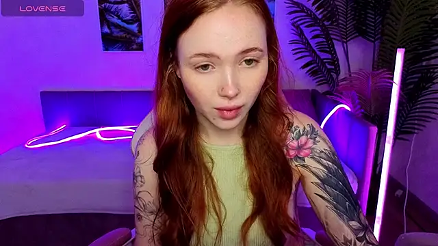 Snapshot of Maya_Light chatting on October 21, 2025, 2:00 am Maya Light online show from October 21, 2025, 2:00 am