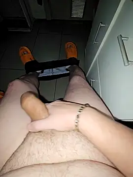 Snapshot of Usame_como_quieras chatting on October 12, 2025, 8:37 am Usame como quieras online show from October 12, 2025, 8:37 am