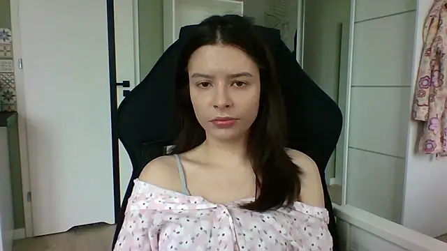 LariceSexy online show from April 2, 2026, 12:12 pm