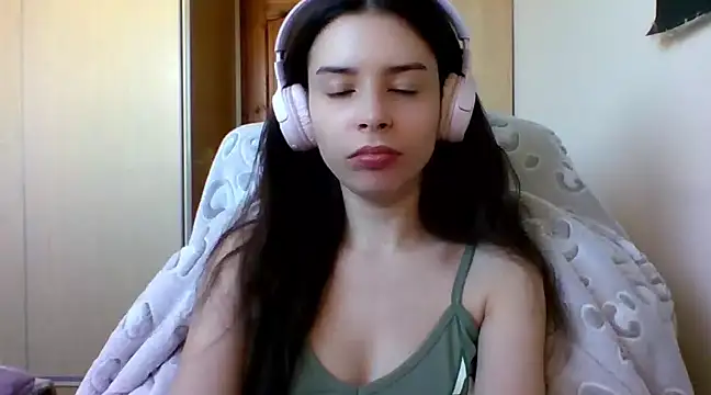 Snapshot of LariceSexy chatting on February 19, 2025, 1:17 pm LariceSexy online show from February 19, 2025, 1:17 pm