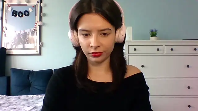 LariceSexy online show from November 4, 2025, 1:15 pm