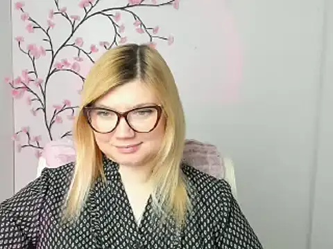 Snapshot of Lola_moree chatting on February 9, 2026, 12:47 pm Lola moree online show from February 9, 2026, 12:47 pm