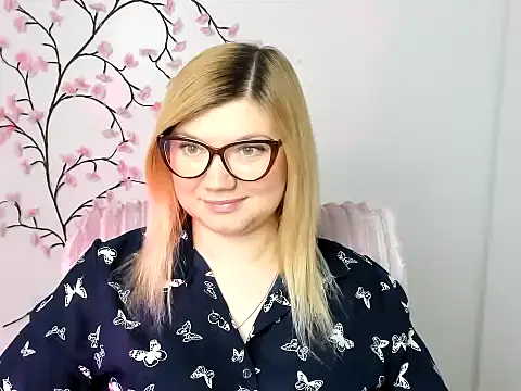 Snapshot of Lola_moree chatting on February 22, 2026, 12:40 pm Lola moree online show from February 22, 2026, 12:40 pm