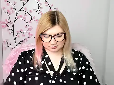 Snapshot of Lola_moree chatting on January 18, 2026, 12:52 pm Lola moree online show from January 18, 2026, 12:52 pm