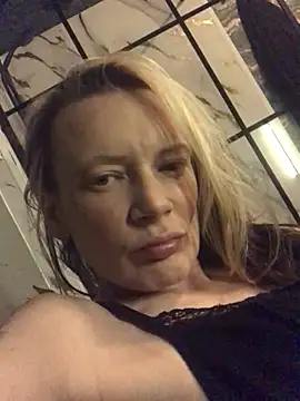 blondey206 online show from March 12, 2025, 9:45 pm