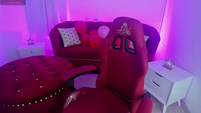 miss isabella m online show from February 26, 2025, 8:04 pm