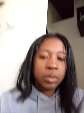 Snapshot of Zaira_Rose_ chatting on October 14, 2025, 12:50 pm Zaira Rose  online show from October 14, 2025, 12:50 pm