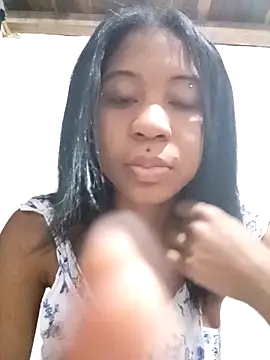 Snapshot of Zaira_Rose_ chatting on October 12, 2025, 3:19 am Zaira Rose  online show from October 12, 2025, 3:19 am