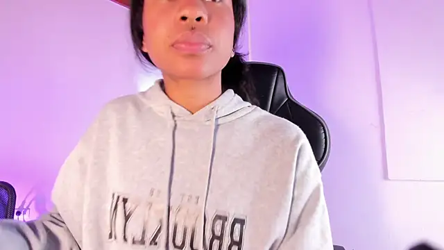 Snapshot of Zaira_Rose_ chatting on October 29, 2025, 1:54 pm Zaira Rose  online show from October 29, 2025, 1:54 pm