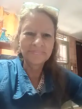 MaryLunna online show from March 15, 2025, 6:43 pm