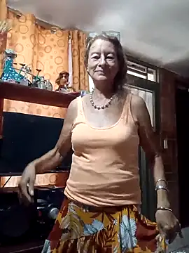 MaryLunna online show from March 13, 2025, 6:45 pm