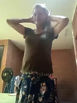 MaryLunna online show from February 11, 2025, 2:13 pm