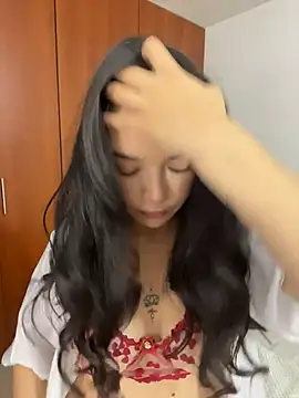 eileensophi online show from March 24, 2026, 3:17 am