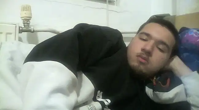 Drag Queen online show from March 18, 2025, 7:33 pm