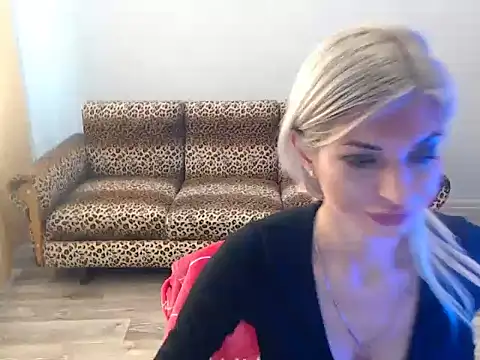 Snapshot of SexyBeatriice chatting on October 30, 2025, 7:17 am SexyBeatriice online show from October 30, 2025, 7:17 am