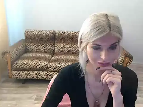 SexyBeatriice online show from November 4, 2025, 7:12 am