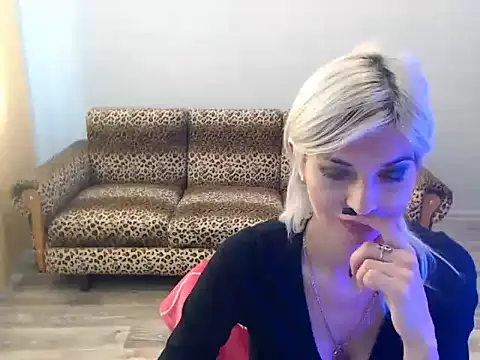 Snapshot of SexyBeatriice chatting on October 1, 2025, 6:29 am SexyBeatriice online show from October 1, 2025, 6:29 am