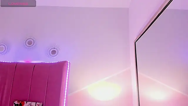 Snapshot of Mia_greco_ chatting on January 29, 2025, 8:04 pm Mia greco online show from January 29, 2025, 8:04 pm