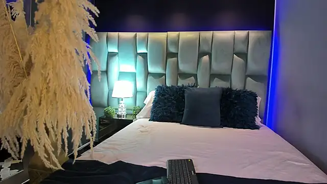 Snapshot of AliDiaz_ chatting on October 7, 2025, 8:32 pm AliDiaz online show from October 7, 2025, 8:32 pm