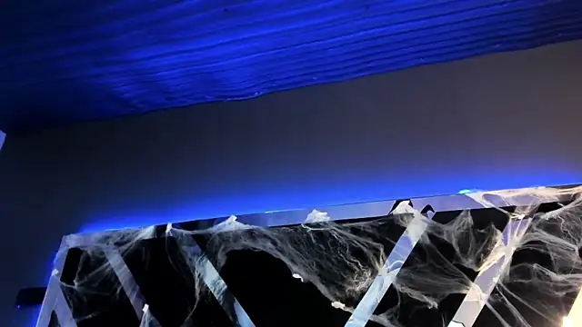 Snapshot of AliDiaz_ chatting on October 31, 2025, 7:43 pm AliDiaz online show from October 31, 2025, 7:43 pm