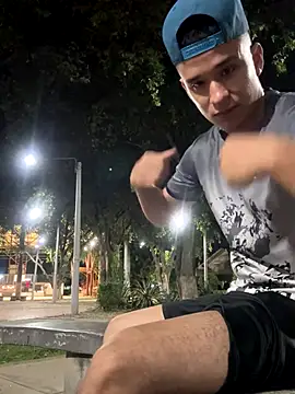 Snapshot of arevalo1124 chatting on October 11, 2025, 5:08 am arevalo1124 online show from October 11, 2025, 5:08 am