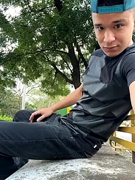 Snapshot of arevalo1124 chatting on October 16, 2025, 9:45 pm arevalo1124 online show from October 16, 2025, 9:45 pm