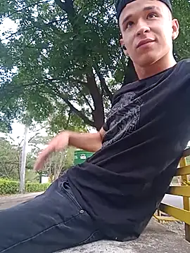 Snapshot of arevalo1124 chatting on September 20, 2025, 9:42 pm arevalo1124 online show from September 20, 2025, 9:42 pm