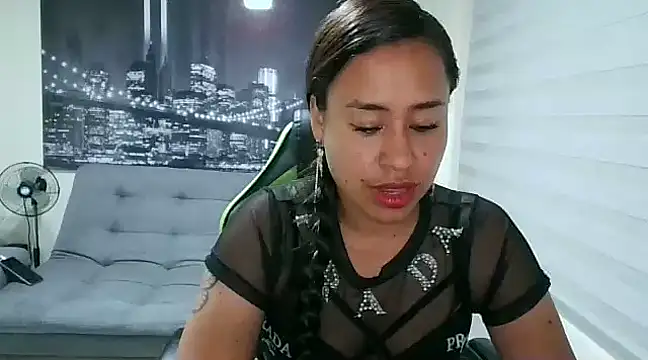 kamila lovee online show from March 18, 2025, 4:50 pm