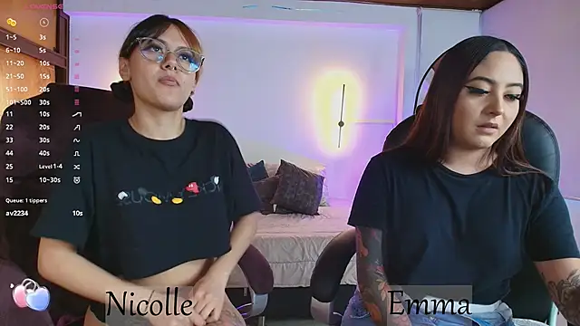 Snapshot of _Emma11 chatting on March 3, 2025, 10:42 pm  Emma11 online show from March 3, 2025, 10:42 pm