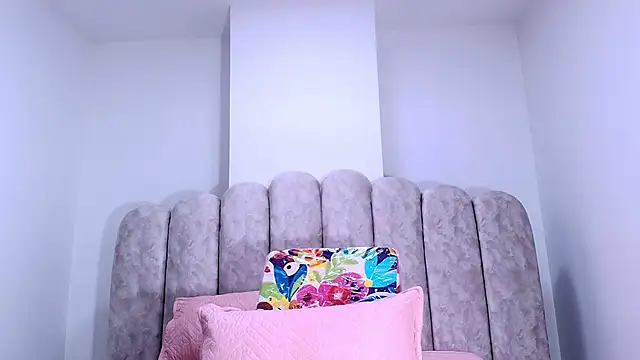 sharlott miller online show from December 4, 2025, 11:53 am