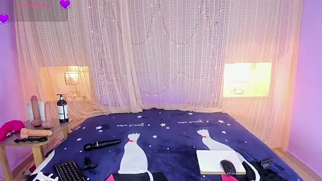 CandyyMaria online show from December 16, 2025, 8:13 pm