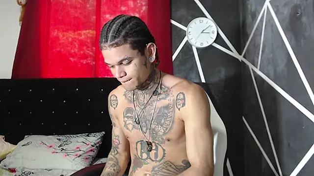 hot man05 online show from October 2, 2025, 4:43 pm