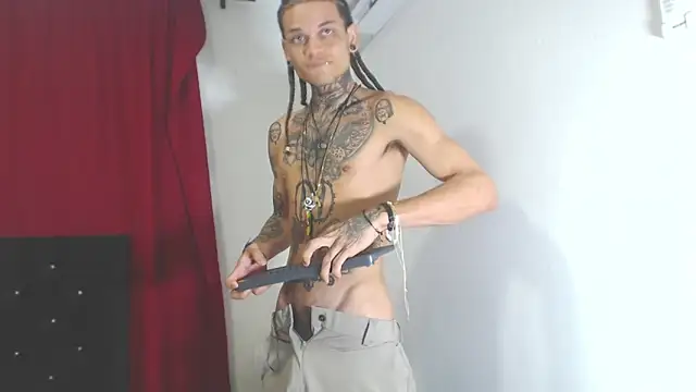 Snapshot of hot_man05 chatting on February 27, 2025, 7:08 am hot man05 online show from February 27, 2025, 7:08 am