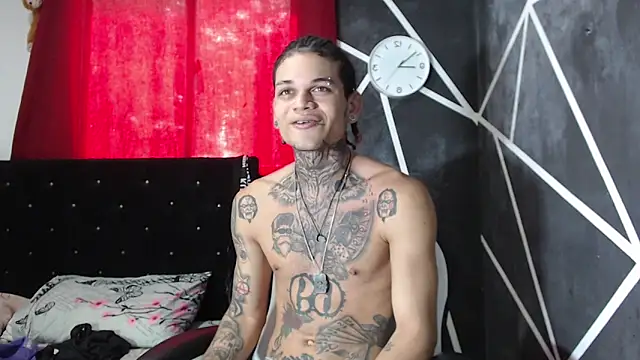 hot man05 online show from October 3, 2025, 6:42 pm