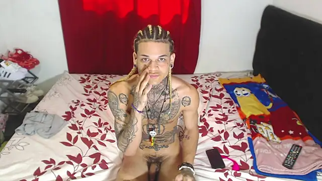 Snapshot of hot_man05 chatting on February 19, 2025, 7:26 pm hot man05 online show from February 19, 2025, 7:26 pm