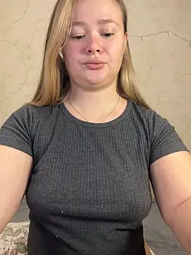 Snapshot of CaramelleSugar chatting on February 9, 2025, 3:23 pm CaramelleSugar online show from February 9, 2025, 3:23 pm