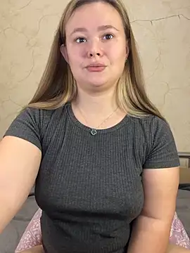 Snapshot of CaramelleSugar chatting on February 4, 2025, 9:10 pm CaramelleSugar online show from February 4, 2025, 9:10 pm
