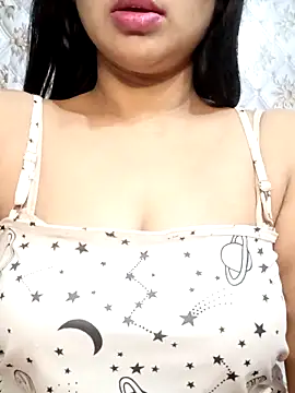 Snapshot of Sweety4u97 chatting on October 27, 2025, 6:58 am Sweety4u97 online show from October 27, 2025, 6:58 am