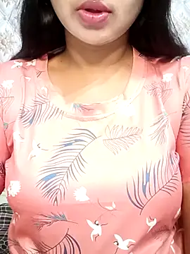 Snapshot of Sweety4u97 chatting on October 7, 2025, 3:40 am Sweety4u97 online show from October 7, 2025, 3:40 am