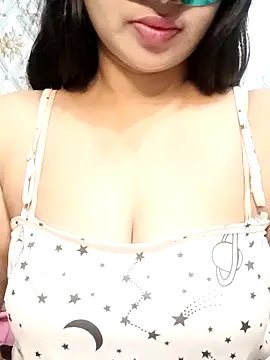 Snapshot of Sweety4u97 chatting on October 22, 2025, 5:29 am Sweety4u97 online show from October 22, 2025, 5:29 am