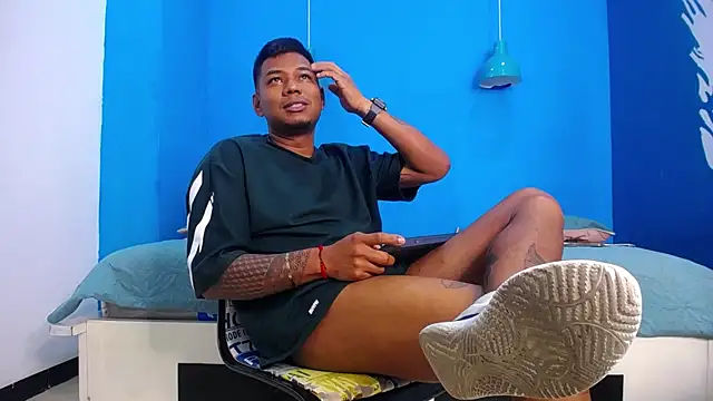 Saipadpuer30 online show from March 18, 2025, 3:44 pm