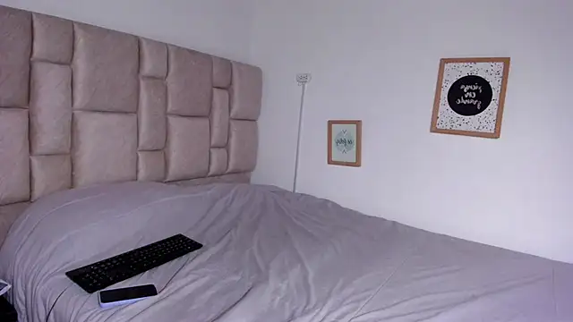 Kamila angel online show from October 22, 2025, 2:16 pm