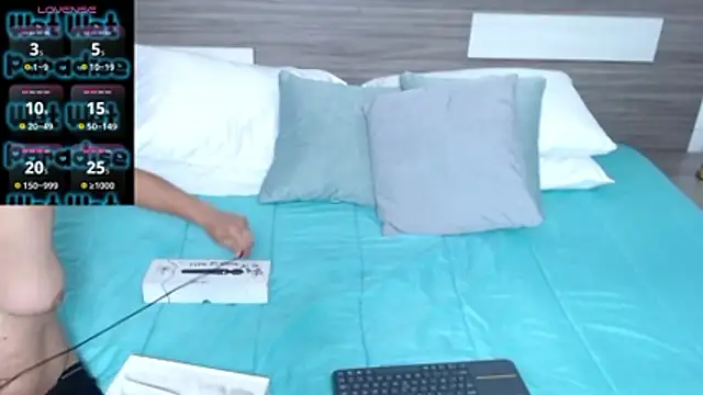 Liiamthompson online show from March 25, 2026, 9:41 am