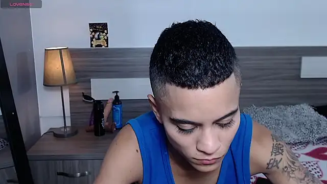 Liiamthompson online show from November 23, 2025, 10:53 pm