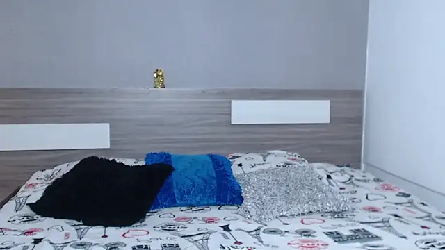 Liiamthompson online show from October 10, 2025, 11:22 am