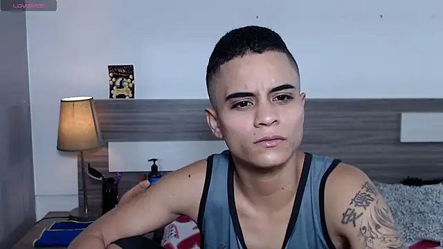 Liiamthompson online show from November 23, 2025, 9:30 am