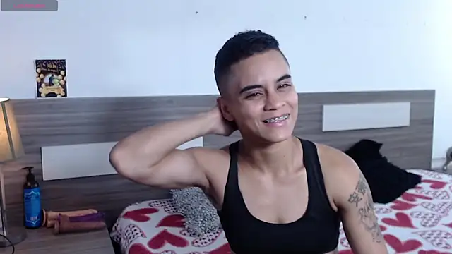 Liiamthompson online show from November 27, 2025, 9:32 am