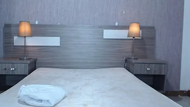 Liiamthompson online show from September 20, 2025, 8:52 am