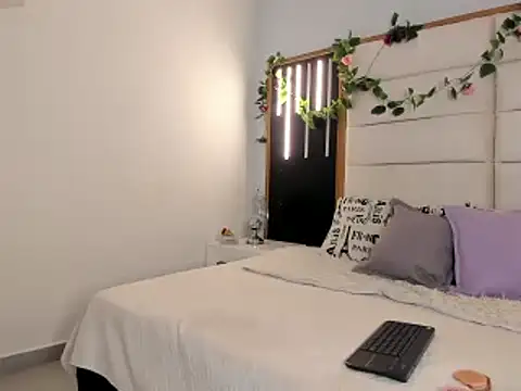 SofiArias online show from March 1, 2025, 4:33 pm