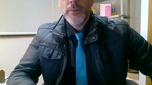 66MA69 online show from December 15, 2025, 6:03 pm